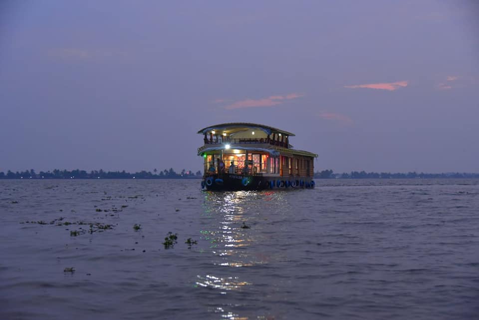 Blueshell Cruise House boats