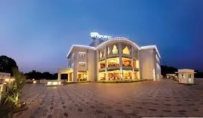Wyte Portico Hotel