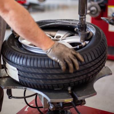 Moorthi Tyres