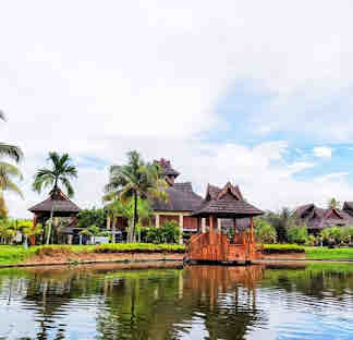 The Zuri Kumarakom, Kerala Resort & Spa