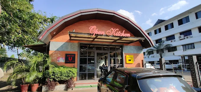 Palms Open kitchen